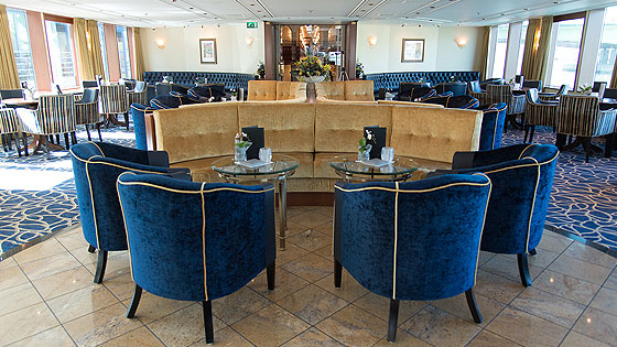 Tauck MS Sapphire Interior Panorama Bar.jpg